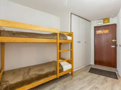 Un ou plusieurs lits dans un hébergement de l'établissement Apartment Les Tommeuses - Val Claret-9 by Interhome