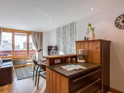 Coin salon dans l'établissement Apartment Le Curling A - Val Claret-12 by Interhome