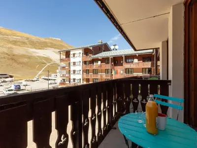 Balcon ou terrasse dans l'établissement Apartment Rond Point des Pistes - Val Claret-2 by Interhome