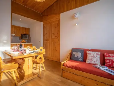 Cuisine ou kitchenette dans l'établissement Apartment Le Curling B - Val Claret-21 by Interhome