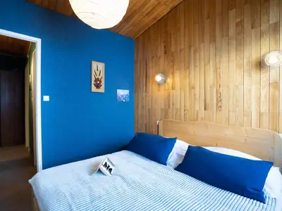 Un ou plusieurs lits dans un hébergement de l'établissement Apartment Le Curling B - Val Claret-22 by Interhome