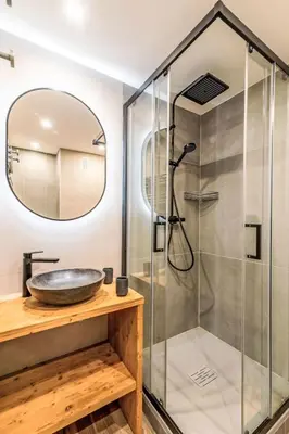 Salle de bains dans l'établissement Apartment Le Pramecou - Val Claret-8 by Interhome