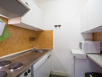 Cuisine ou kitchenette dans l'établissement Apartment Le Curling B - Val Claret-7 by Interhome