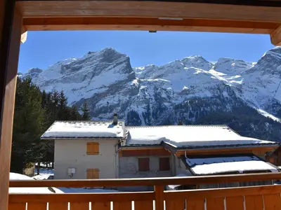 Vue générale sur la montagne ou vue sur la montagne depuis l'appartement