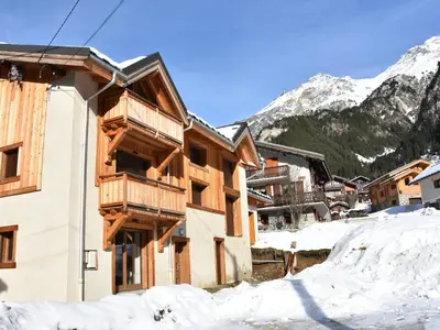 Vue générale sur la montagne ou vue sur la montagne depuis l'appartement