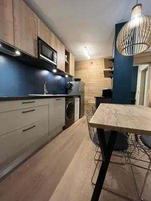 Cuisine ou kitchenette dans l'établissement Upstays Cosy Family Ski Near Slopes & Lake