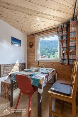 Vue générale sur la montagne ou vue sur la montagne depuis l'appartement