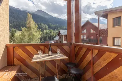 Vue générale sur la montagne ou vue sur la montagne depuis l'appartement