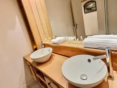 Un ou plusieurs lits dans un hébergement de l'établissement Tignes: Appartement cosy 4 pers, skis aux pieds, animaux admis - FR-1-411-149