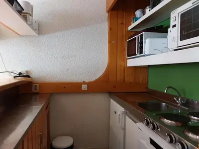 Cuisine ou kitchenette dans l'établissement Appartement 2 pièces, 5 pers, au centre d'Arc 1800, Wifi inclus - FR-1-411-218