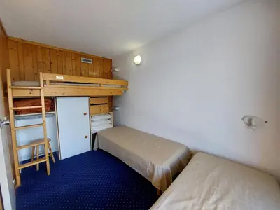 Un ou plusieurs lits dans un hébergement de l'établissement Appartement 2 pièces, 5 pers, au centre d'Arc 1800, Wifi inclus - FR-1-411-218