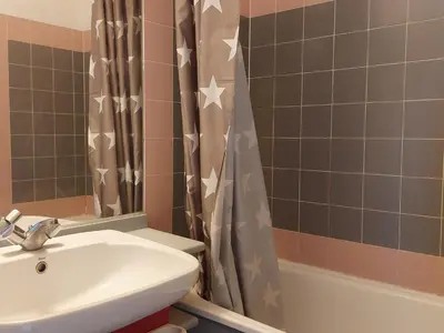 Salle de bains dans l'établissement Appartement 2 pièces pour 5 pers., vue vallée, Charmettoger, animaux admis - FR-1-411-231