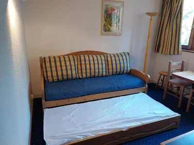 Coin salon dans l'établissement Studio cosy pour 2 aux Arcs 1800 avec Wifi - FR-1-411-293