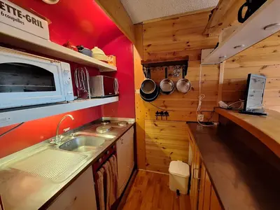 Cuisine ou kitchenette dans l'établissement 2 pièces pour 5 pers. aux Villards, Arc 1800, animaux admis - FR-1-411-31