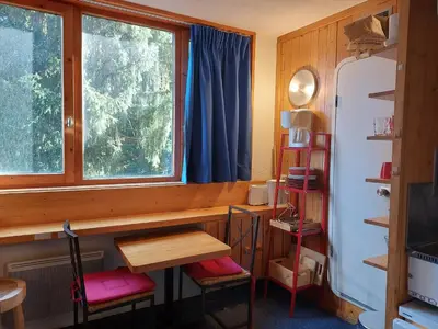 Coin salon dans l'établissement Studio 3 personnes, WiFi et animaux admis, Arc 1800 Villards - FR-1-411-143