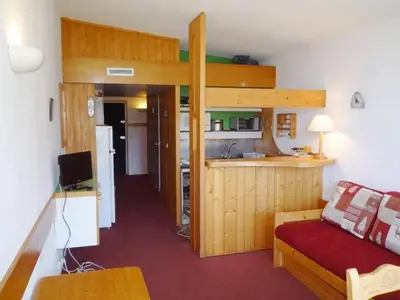 Cuisine ou kitchenette dans l'établissement Studio 5 pers skis aux pieds, balcon sud-ouest, Arc 1800 - FR-1-411-202
