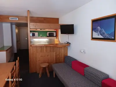 Cuisine ou kitchenette dans l'établissement Appartement skis aux pieds pour 7 personnes, animaux admis, Les Arcs 1800 - FR-1-411-240