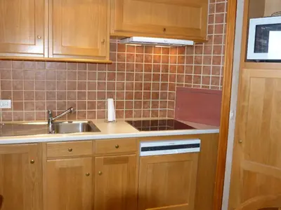 Cuisine ou kitchenette dans l'établissement Confortable 3 pièces pour 6 pers, animaux admis, Arc 1800 - FR-1-411-276