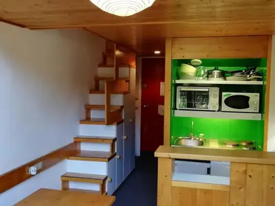 Cuisine ou kitchenette dans l'établissement Duplex skis aux pieds pour 5 pers. à Charmettoger avec WIFI - FR-1-411-287