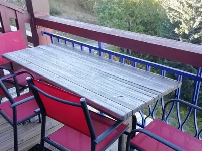 Balcon ou terrasse dans l'établissement Duplex skis aux pieds avec WIFI, animaux admis - 5 pers, Arc 1800 - FR-1-411-297
