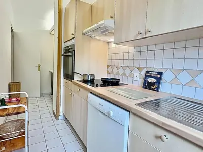 Cuisine ou kitchenette dans l'établissement Appartement 3 pièces, 8 pers, ski aux pieds, proche commerces à Tignes - FR-1-411-305
