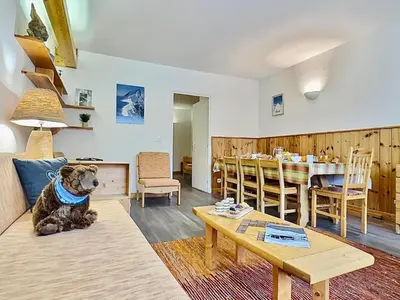 Coin salon dans l'établissement Appartement 3 pièces, 8 pers, ski aux pieds, proche commerces à Tignes - FR-1-411-305