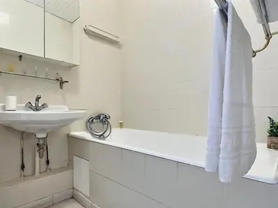 Salle de bains dans l'établissement Appartement 4 pièces pour 8 pers. à Tignes, proche pistes, animaux acceptés - FR-1-411-313