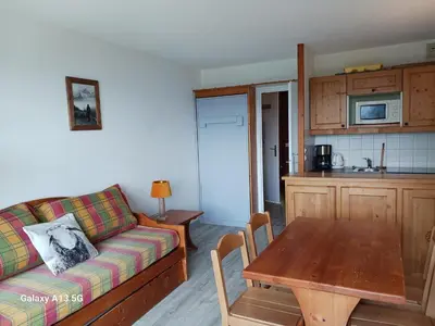 Cuisine ou kitchenette dans l'établissement Appartement 2 pièces pour 5 personnes à Arc 1800, animaux admis - FR-1-411-320