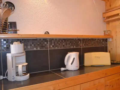 Cuisine ou kitchenette dans l'établissement Studio pour 4 pers., WIFI, animaux admis, Les Arcs 1800 - FR-1-411-346