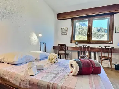Un ou plusieurs lits dans un hébergement de l'établissement Tignes, 6 pers, 55m², balcon, parking inclus - FR-1-411-381