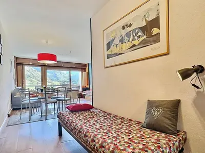 Un ou plusieurs lits dans un hébergement de l'établissement Tignes, 6 pers, 55m², balcon, parking inclus - FR-1-411-381