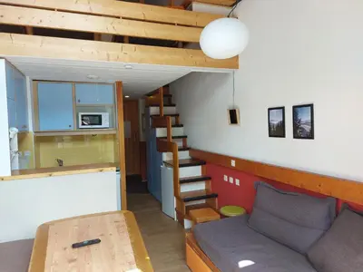 Cuisine ou kitchenette dans l'établissement Duplex rénové, animaux admis, pour 5 personnes près pistes et commerces - FR-1-411-404