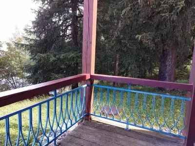 Balcon ou terrasse dans l'établissement Studio cosy avec mezzanine pour 4 personnes à Arc 1800, proximité pistes et WiFi inclus - FR-1-411-410