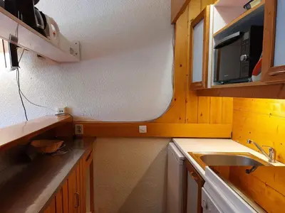 Cuisine ou kitchenette dans l'établissement Appartement 2 pièces 6 pers, balcon, animaux admis, WiFi, Arc 1800 - FR-1-411-417
