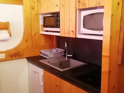 Cuisine ou kitchenette dans l'établissement Appartement 2 pièces, 6 pers, animaux admis, Arc 1800 - FR-1-411-418