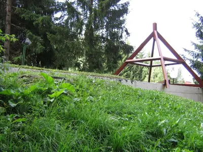 Jardin de l'établissement Studio skis aux pieds pour 4 personnes à Arc 1800, proche commerces, animaux admis - FR-1-411-516