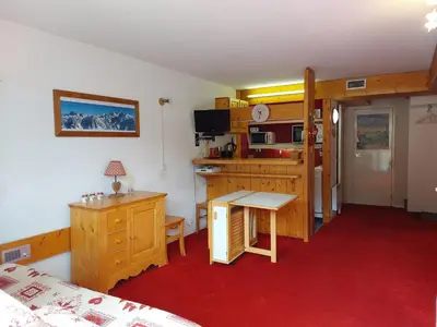 Cuisine ou kitchenette dans l'établissement Appartement cosy 2 pièces pour 5 pers. au pied des pistes - FR-1-411-564