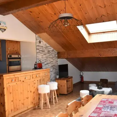 Chaleureux Appartement 3 Pièces à 400m du Téléphérique - FR-1-464-150