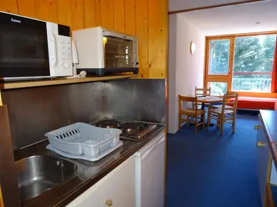 Cuisine ou kitchenette dans l'établissement Studio skis aux pieds pour 4 pers., animaux admis aux Arcs 1800 - FR-1-411-291