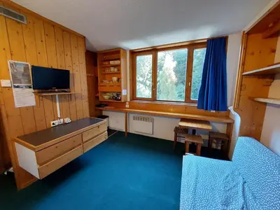 Télévision ou salle de divertissement dans l'établissement Studio confortable pour 2 avec Wifi et animaux admis, Arcs 1800 - FR-1-411-136