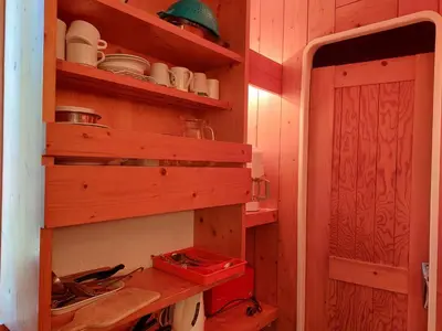 Cuisine ou kitchenette dans l'établissement Studio 2 pers, proche pistes & commerces - Animaux admis - FR-1-411-189