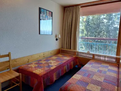 Un ou plusieurs lits dans un hébergement de l'établissement Appartement 2 pièces 6 pers, animaux admis, balcon sud-ouest, proche pistes - FR-1-411-207