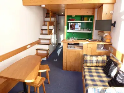 Cuisine ou kitchenette dans l'établissement Duplex cosy ski-in/ski-out aux Arcs 1800 avec WIFI et animaux acceptés - FR-1-411-310