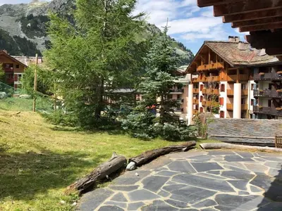 Vue générale sur la montagne ou vue sur la montagne depuis l'appartement