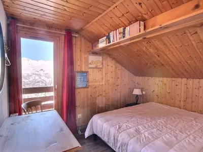 Un ou plusieurs lits dans un hébergement de l'établissement Chalet 5 pièces Vallandry, 12 pers, animaux admis, parking, WiFi - FR-1-411-545