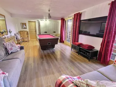 Télévision ou salle de divertissement dans l'établissement Chalet 5 pièces Vallandry, 12 pers, animaux admis, parking, WiFi - FR-1-411-545