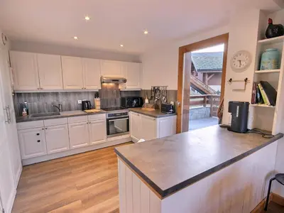 Cuisine ou kitchenette dans l'établissement Chalet 5 pièces Vallandry, 12 pers, animaux admis, parking, WiFi - FR-1-411-545