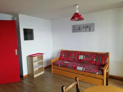 Coin salon dans l'établissement Appartement 4 pers à Vallandry avec balcon et animaux acceptés - FR-1-411-359