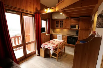 Cuisine ou kitchenette dans l'établissement Le Duplex d'Aussois