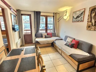 Coin salon dans l'établissement Charmant 2 pièces à Val d'Isère, 6 personnes, parking inclus - FR-1-411-20